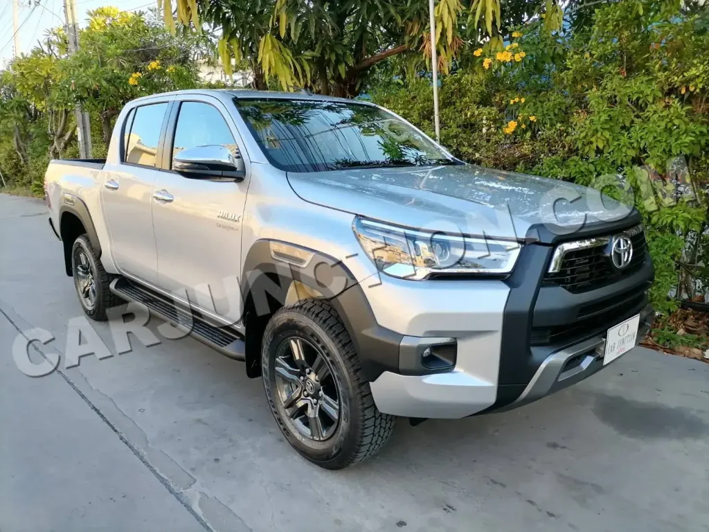 Toyota Hilux 2022 vs 2023 vs 2024 - Front